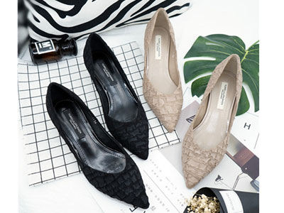 ��ޱ¶¶�����ɫ����Ь2020��ͷ�и�ϸ����