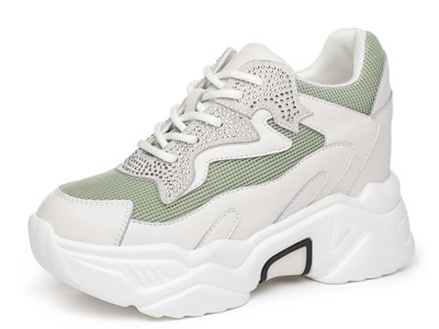 SNCʥ����ʱ������ЬŮʿ�＾�������ϵ��˶�Ь