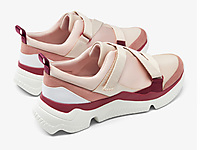 CHARLES��KEITHƴ�Ӳ����˶�Ь�ϵ�Ь