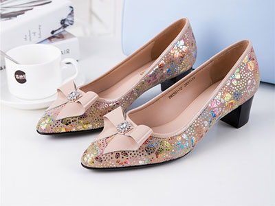 ��˹��˹ŮЬ����