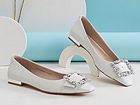 ɫ��ŮЬ2021�ﶬ��չʾ