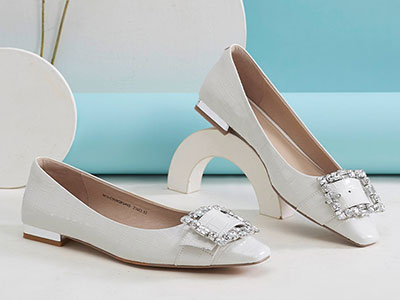 ɫ��ŮЬ2021�ﶬ��չʾ