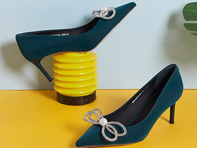 ɫ��ŮЬ2021�ﶬ��չʾ