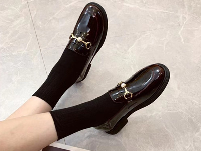 ����ŮЬ2021�����Ƥ�͸��������ʰٴ��ָ�Ь