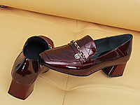 �������ﶬʱ��ͨ�ڰٴ�ʱװ��Ь��Ƥ