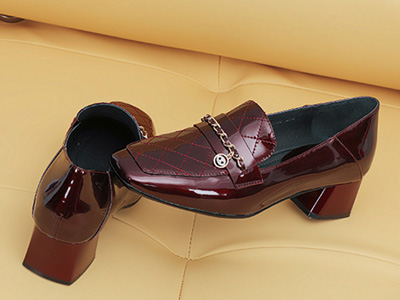 �������ﶬʱ��ͨ�ڰٴ�ʱװ��Ь��Ƥ