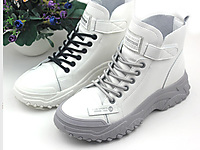 չ������Ь2021�＾�¿������˶�Ӣ��Ůѥ