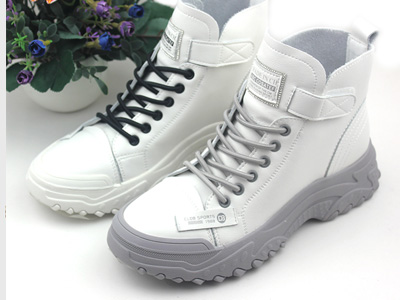 չ������Ь2021�＾�¿������˶�Ӣ��Ůѥ