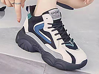 ;����Ь��������Ůʿʱ���˶�Ь�¿�