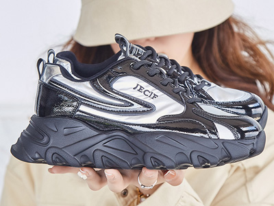 ;����Ь��������Ůʿʱ���ϵ�Ь