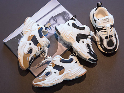 ����С��2021�ﶬ���¿��˶��������쳱���ϵ�Ь