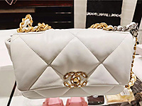 Chanel���ζ��¿����񷭸ǵ���б���Ů��