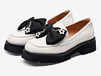 Kiss-Kitty����ָ�Ь2022����Ӣ�׷�СƤЬ������һ�ŵ�