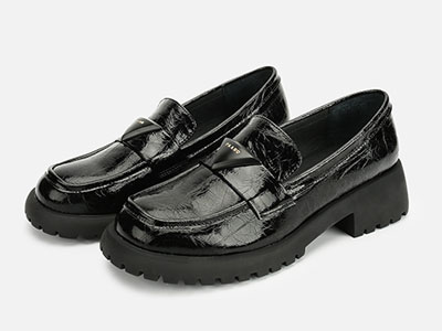 GNC2022�����¿�ٴ�ѧԺ�����ָ�Ь��Ƥ�пڵ�Ь