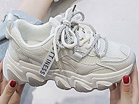 �ȼ����ϵ�ЬŮ��2022�����¿�ŮЬ