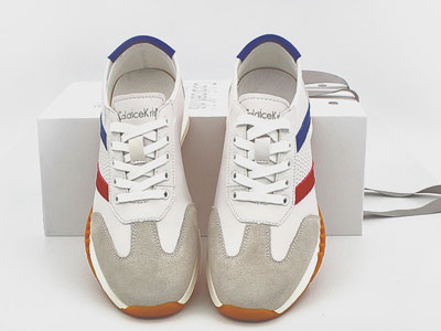 CaldiceKris���й�CK��͸��ţ��������˶���Ь