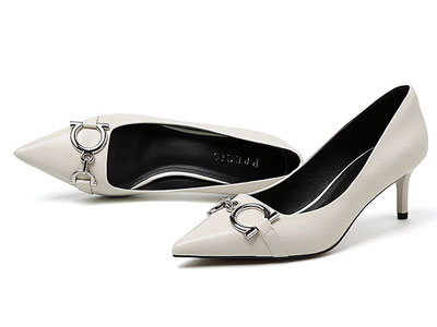 �����򴺼�����ǳ��ŮЬ��Ƥʱ�м�ͷ��Ƥϸ���߸�Ь