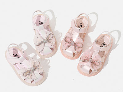 �ȱ���2022�ļ��¿���Ӥ����Ьʱ�к�ϵ��������ѧ��Ь