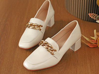 ���﷽ͷ��ЬŮ�и�Ӣ��СƤЬ2021�¿����������Ƥ�߸�Ь