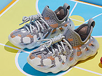 �����ܶ�ͯ�˶�Ь����͸��2022�¿��ļ�С��ͯҬ��Ь