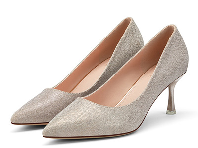 ׿ʫ��2022�괺�¿�ŮЬͨ�ڰٴ����ʸ߸�Ьʱ�е�Ь