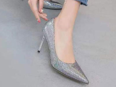 OULUXYLS�½ŮЬ��ɫʱ�и߸�Ь