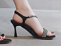 ����Ů��JIAOMANYUNʱ�и߸���Ь