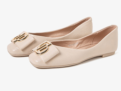 ����ͼ�¿������������ƽ����������װ��ǳ�ڵ�ЬŮЬ