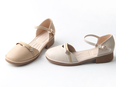 �����ذ�ͷ�п����ʵ͸���������Ů��Ь