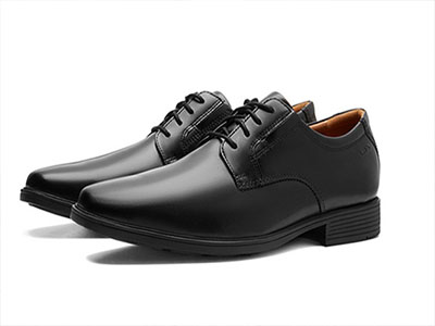 Clarks������ʿ���ĵ±�ЬӢ�ײ���˵�������װƤЬ