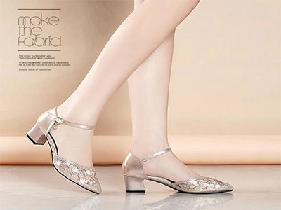 �����¿�2022������ЬŮ��ͷ�ο���Ƥ�ָ�ˮ����ɴ�пյ�Ь��