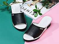 �¸���Ь��Ů�˹����˼��ұ�������һ������Ƥ���ŮЬ��