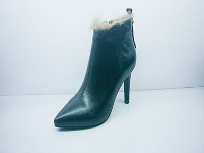 �ﶬ�¿��������Ʒ̥ţƤʱ�м�Լ��ͷ��ë��������Ů��ѥ