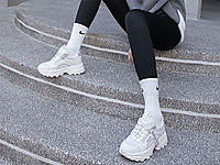 ���ϸ��¿�ins��С���������˶�Ь