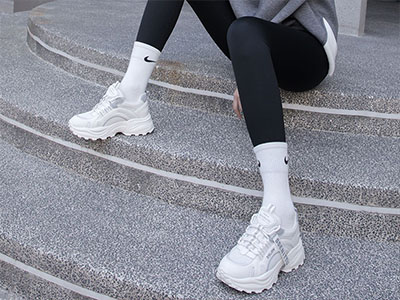 ���ϸ��¿�ins��С���������˶�Ь