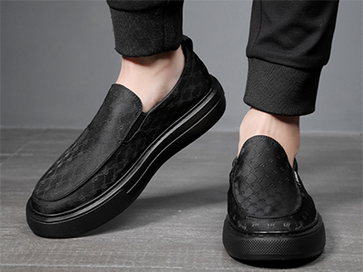 �¿���ʿһ�ŵź�׺ڳ��ᱡ��