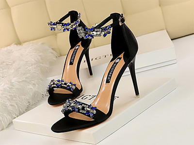 ŷ�ް�ʿ��ŷ�����Ը����߸�ЬŮЬϸ���߸�¶ֺˮ�����Ь