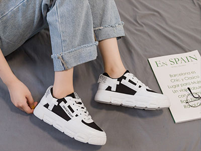 ����ŮЬ�ʺϴ������ȿ����ţ�п���װȹ�ӵ�Ь������Ьƽ�װ�Ь