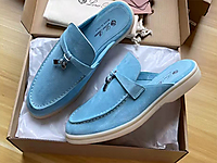 ��ͷ����Ь��Ƥ���������ָ�Ь�ֹ�����һ�ŵ�����ŮЬ