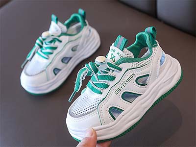 ��ͯ�˶�Ь2022���ļ��¿�����͸����ͯЬ����Ůͯʱ�з����˶�Ь