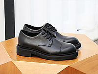 ��������Ӣ����Ƥ����ͷ�±���ʿ��������ƤЬ��ͷ���ߺ�׺�ɫ