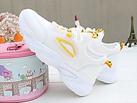 �Դ�Ůѧ���ٴ������˶�Ь2022���¿��ϵ�Ь͸��С��Ь