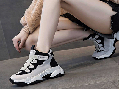 �������ϵ�ЬŮ2022�ﶬ�¿������Ƥ�ٴ��˶����к��������ŮЬ�߰�Ь