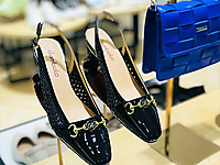 ����ū2022���＾�¿�Ůʿʱ���Ը����ʼ�Լ�ٴ�ʱװ���е�Ь