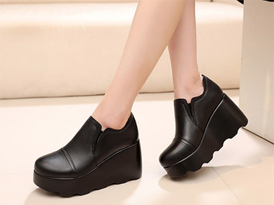 ������Ƥ�ֹ�ŮЬ��׷�ˮ̨�¸���Ь�ٴ�����ɸ�ЬŮʿԲͷ����Ь