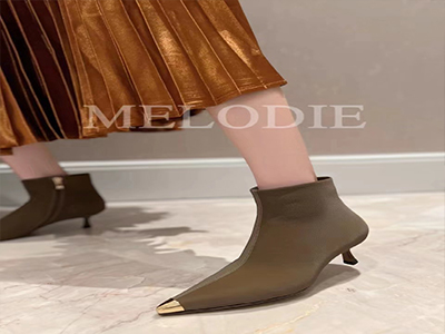 ��¶�ϸ߶˴�������ʱ�г����ٴ����ʾ�ƷŮЬ