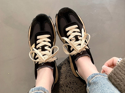 �ȻԸ��ź��ʱ���ϵ�Ьϵ���˶����а��ʰ�ЬŮ�ﶬ