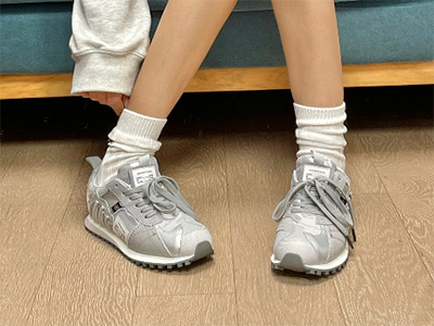 �ķ�ٴ�ײɫ�ٴ�ѧ���˶�Ь2022�ﶬ�¿�ʱ��ϵ��ins������ЬŮ