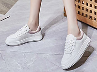 ����С��Ь��ԼŮ�����͸���ٴ�Բͷ�˶�Ьʱ�м����ܲ�����Ь