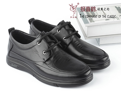 ��ϲ������Ƥϵ��ͷ��ţƤ�������񴺼������̳�ͬ���˶�����ƤЬ